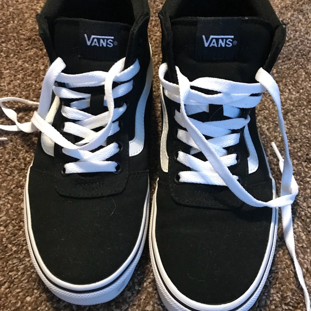 Vans Women’s Ward High Top Sneaker Sz 7.5